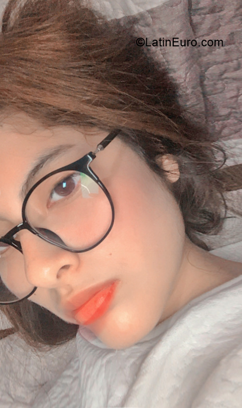 Date this happy Peru girl Adri from Lima PE1979