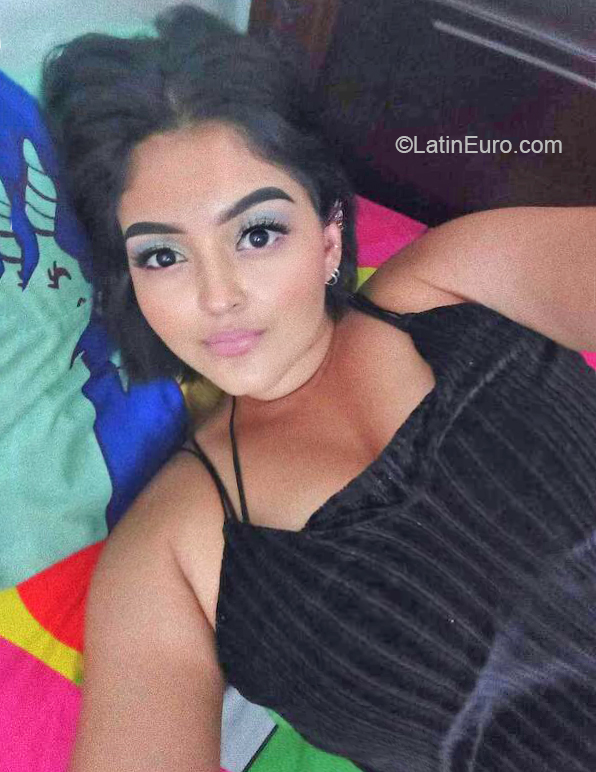 Date this cute Colombia girl Daniela from Cali CO31392