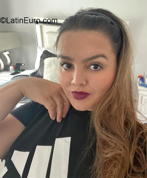 Date this foxy United States girl Fernanda from New York US21623
