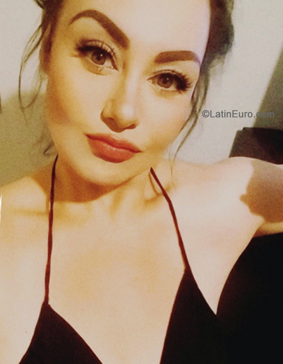 Date this pretty Mexico girl Belen from Guadalajara MX2564