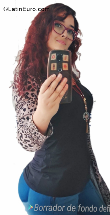 Date this voluptuous Colombia girl Marcela from Cali CO31498
