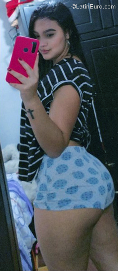 Date this fun Colombia girl Carolina from Medellin CO31506