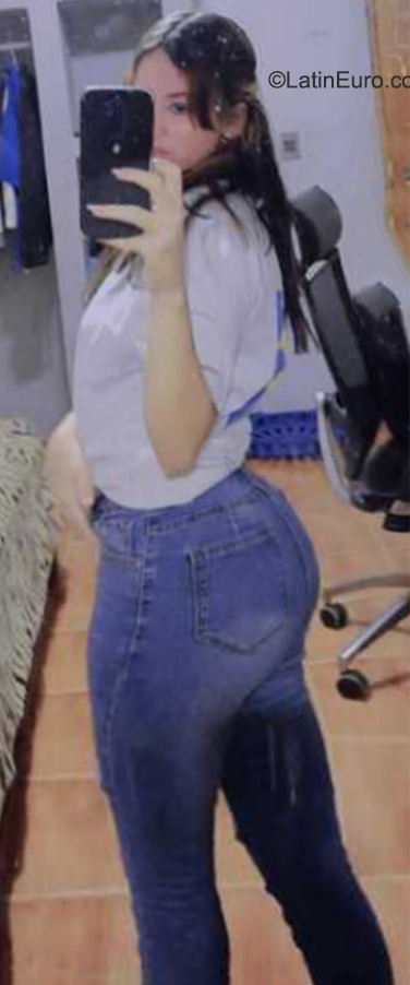 Date this sultry Venezuela girl Adriana from Barquisimento VE4174