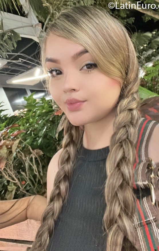 Date this happy Colombia girl Manuela from Cartago CO31592