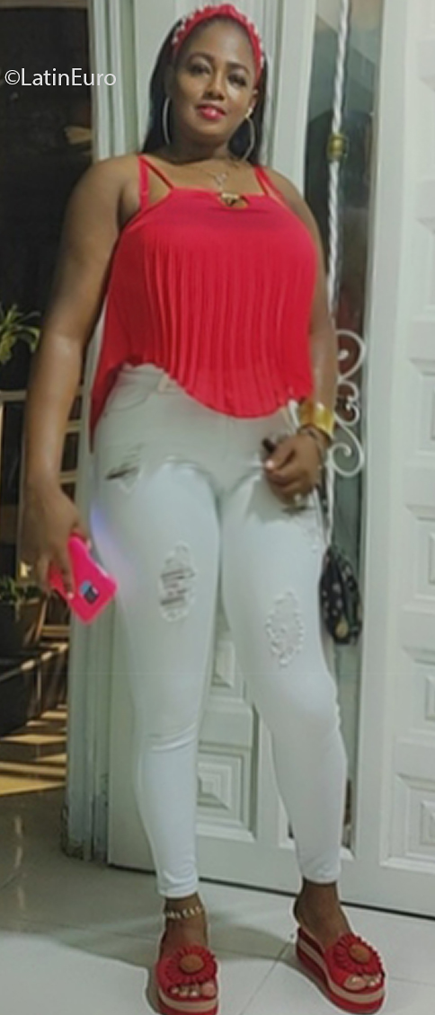 Date this nice looking Colombia girl Astrid from Antioguia CO31603