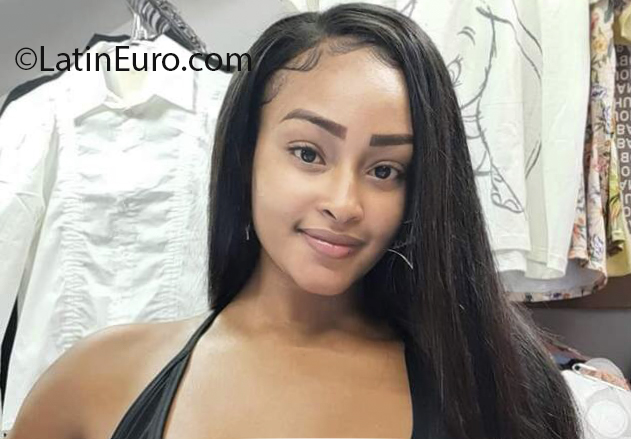 Date this young Colombia girl Breidy from Medellín CO31622
