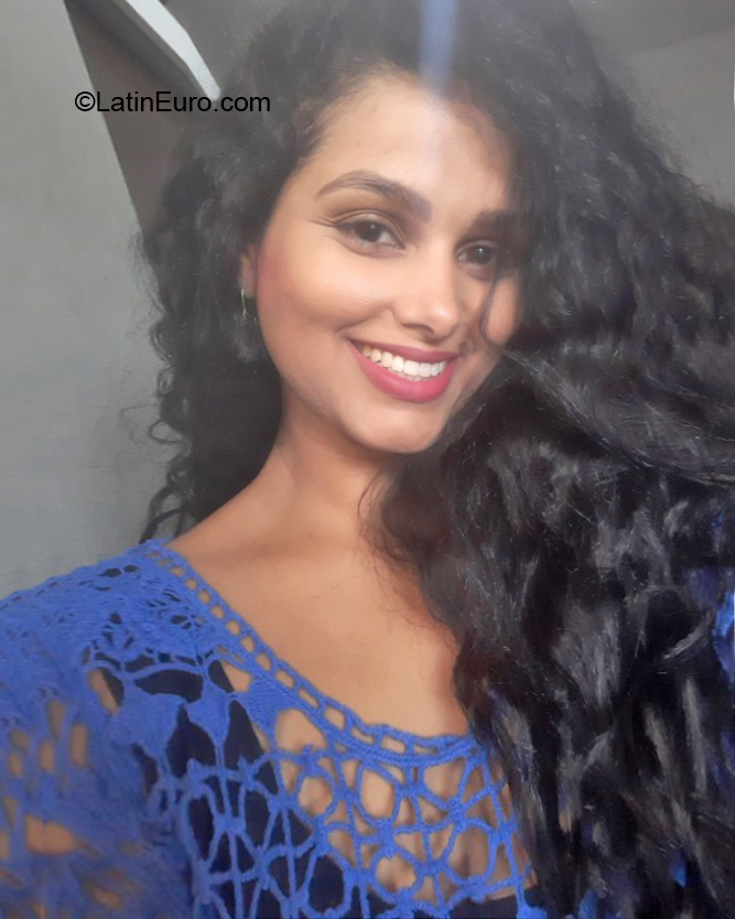 Date this sultry Brazil girl GISLAINE from Belo Horizonte BR11889