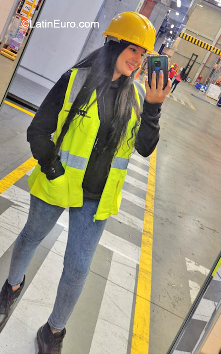 Date this athletic Colombia girl Angie from Medellin CO32173