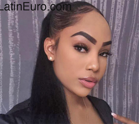 Date this hard body Colombia girl Karol from Cali CO32195