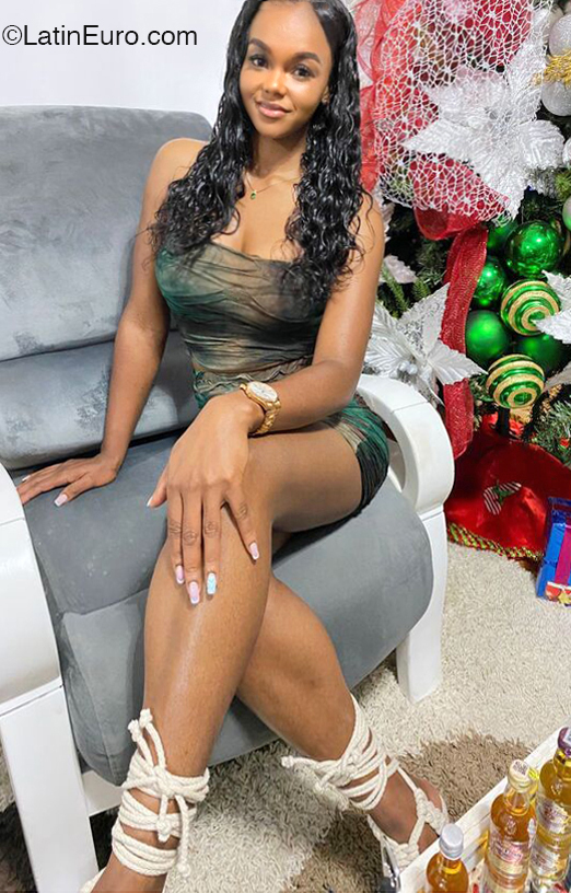 Date this pretty Colombia girl Faniry from Cali CO32196