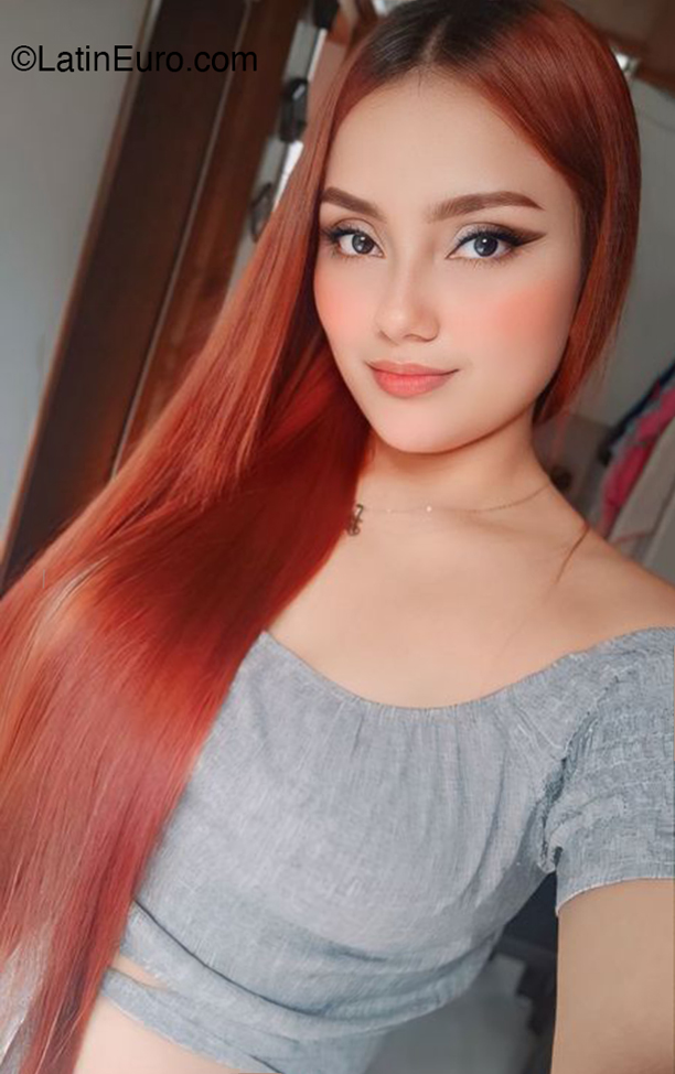 Date this charming Colombia girl Yerli from Bogota CO32326