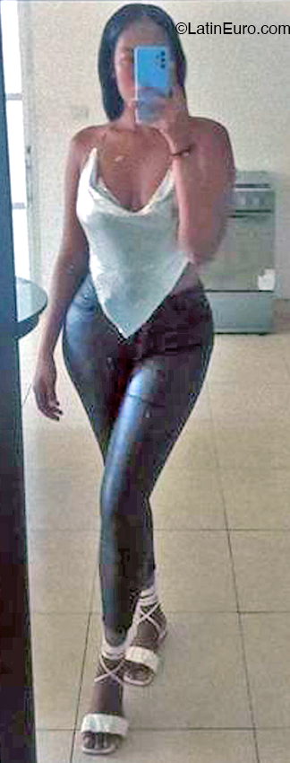 Date this delightful Colombia girl Nayelly from Bogota CO32495