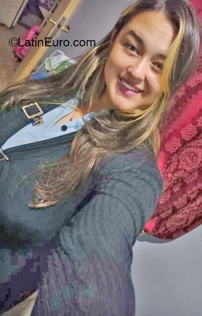 Date this foxy Argentina girl Maria from Clorinda AR923