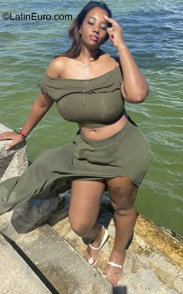 Date this beautiful Dominican Republic girl Marleny from Santo Dominigo DO46695