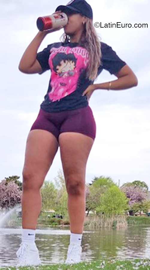 Date this happy United States girl Vigidry from Elizabeth US22683