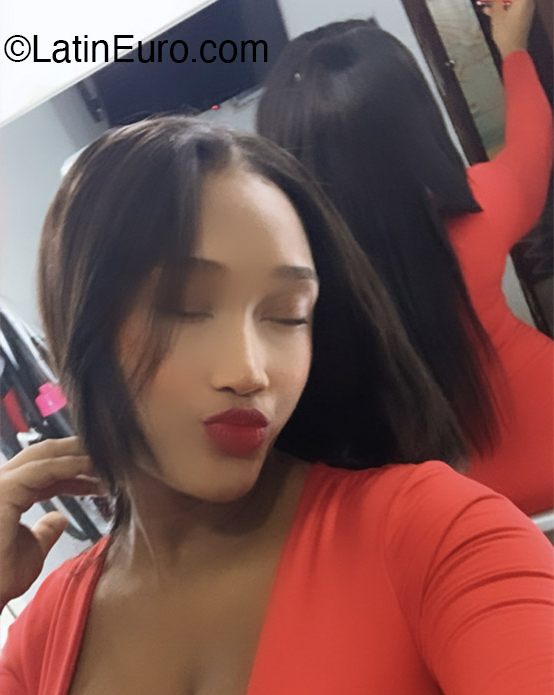 Date this stunning Dominican Republic girl Yhoanna from La Romana DO47209