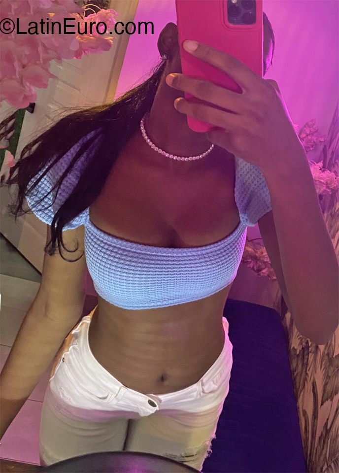 Date this delightful Dominican Republic girl Kilsey from Santo Domingo DO47214