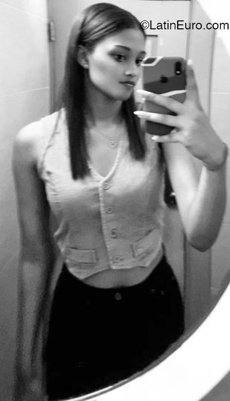 Date this athletic Dominican Republic girl Camila from Higuey DO47506