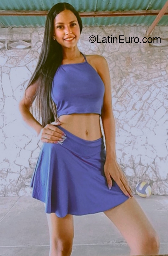 Date this sensual Venezuela girl Mariana from  VE5276