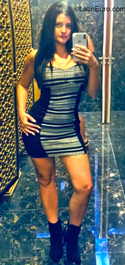 Date this foxy Argentina girl Agatha8 from Buenos Aires AR943