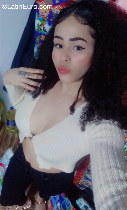 Date this gorgeous Peru girl Mary from Lima PE2075