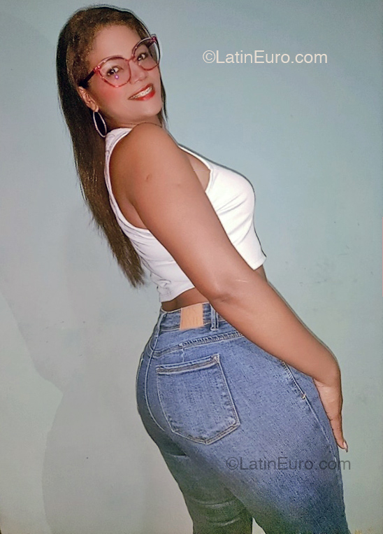Date this exotic Venezuela girl Leidismar from Caracas VE4897