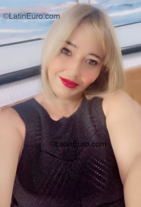 Date this passionate Venezuela girl Luna from Guanare VE4923