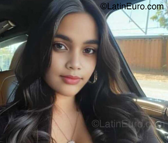Date this passionate Dominican Republic girl Nahomy from Santo Domingo DO52741