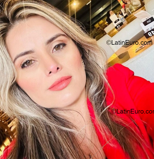 Date this georgeous Brazil girl Monique from Itanhaem BR12317