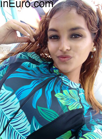 Date this good-looking Venezuela girl LaMorena from Caracas VE5117