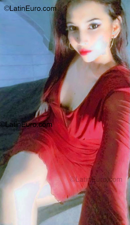 Date this charming Venezuela girl Anahis from Valencia VE5163