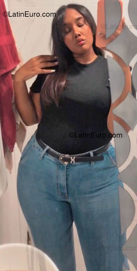 Date this exotic Dominican Republic girl Coral from Santiago DO54465