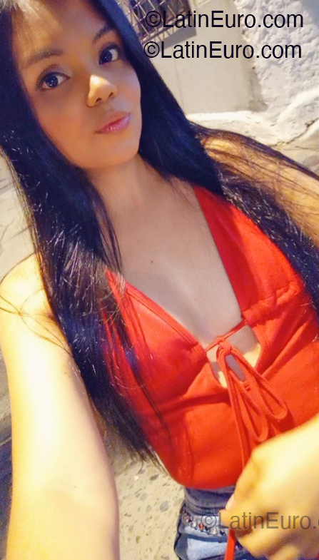 Date this gorgeous Colombia girl Angie from Cali CO33260