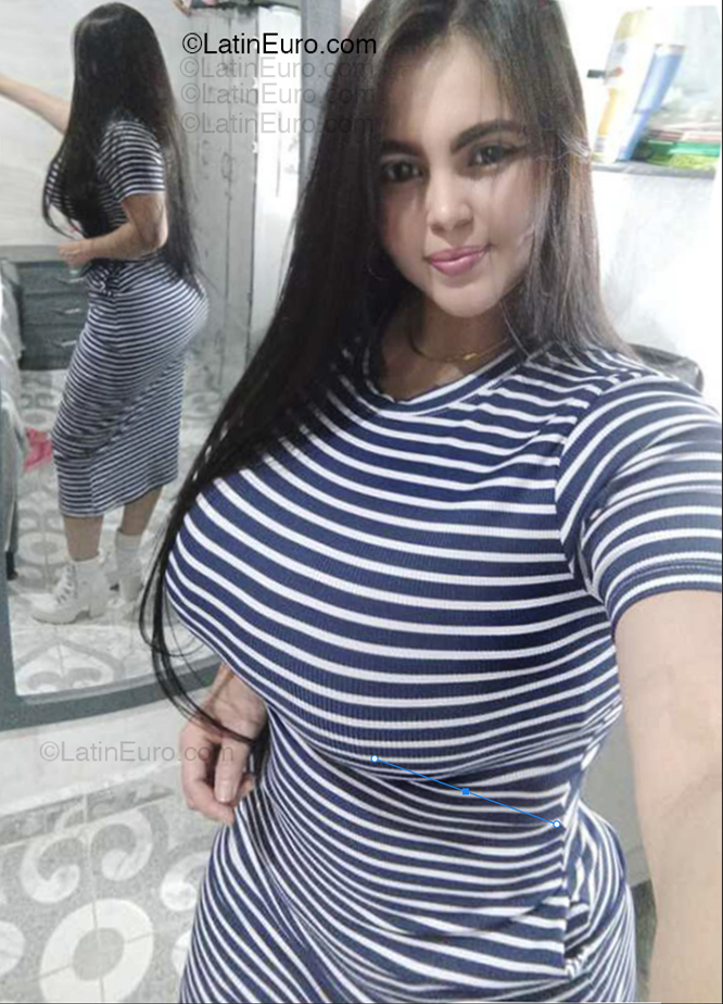 Date this passionate Venezuela girl Isamar from Zulia VE5297