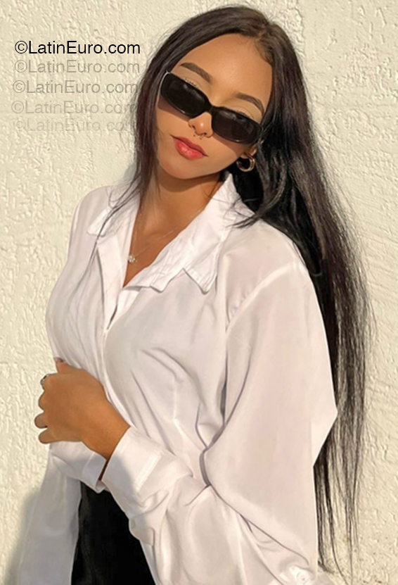 Date this athletic Colombia girl Gnesis from Bogota CO33353
