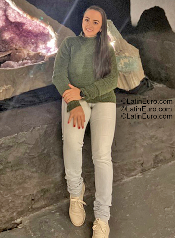 Date this sensual Brazil girl Mary from Manaus BR12365