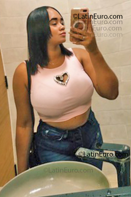 Date this fun Dominican Republic girl Natacha from Punta Cana DO55199