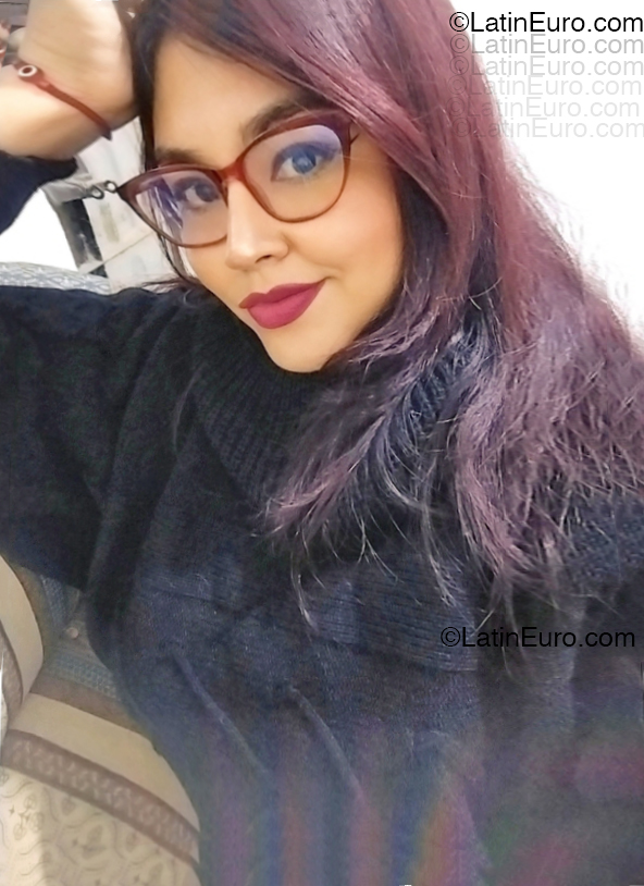 Date this stunning United States girl Fabi from  PE2144