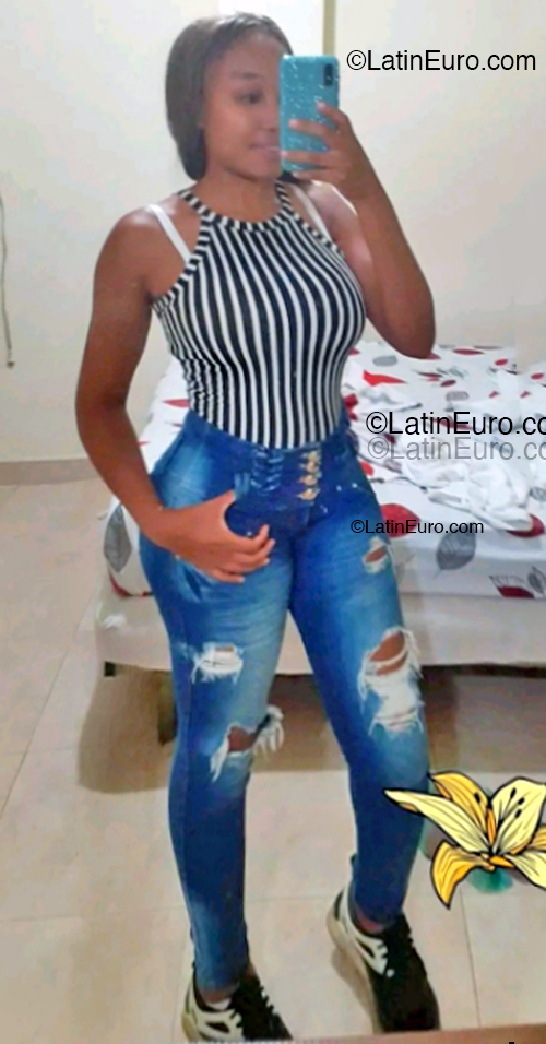 Date this fun Colombia girl Denisse from Cali CO33388