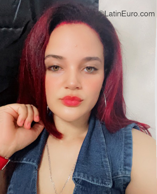 Date this hot Dominican Republic girl Madeleyne from Santo Domingo DO55230
