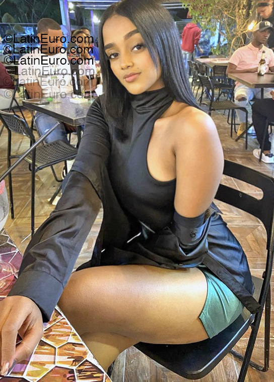 Date this beautiful Dominican Republic girl Beatriz from Santo Domingo DO55253