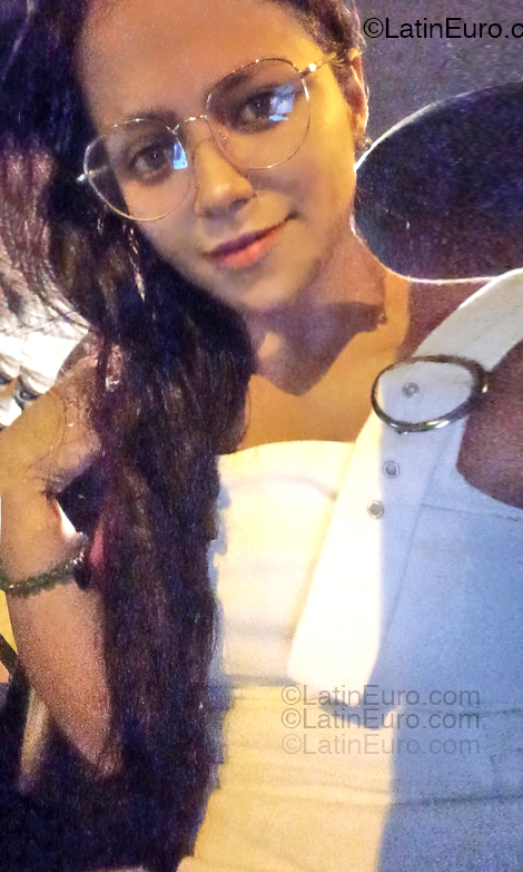 Date this charming Peru girl Daniie from Lima PE2149