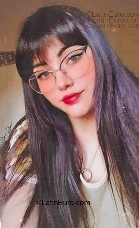 Date this nice looking Argentina girl Mstica from Salta AR997