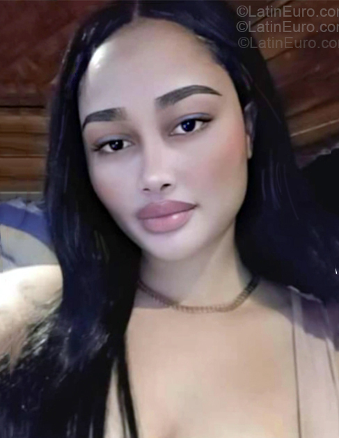 Date this charming Dominican Republic girl Anyelina from Santiago DO55267