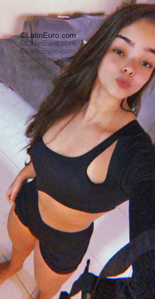 Date this fun Brazil girl Yasmin from Salvador BR12375