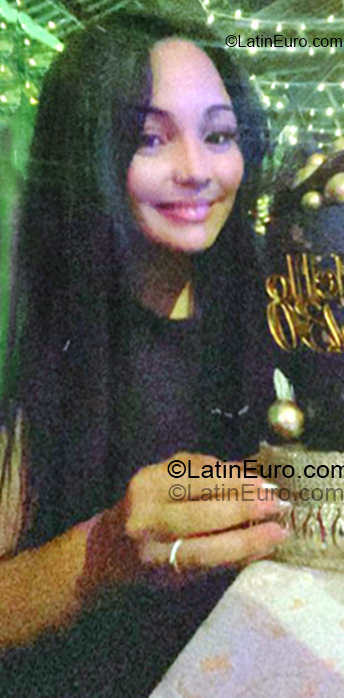 Date this gorgeous Colombia girl Sulgey from Bogota CO33450