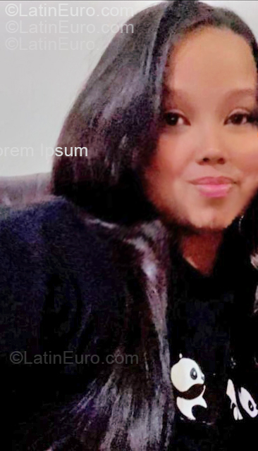 Date this sensual Colombia girl Marcela from Cali CO33437