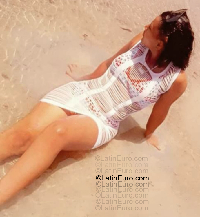 Date this cute Dominican Republic girl Awilda from Santiago DO55368