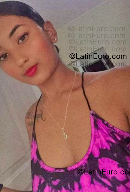 Date this sultry Dominican Republic girl Maritza from Punta Cana DO55401