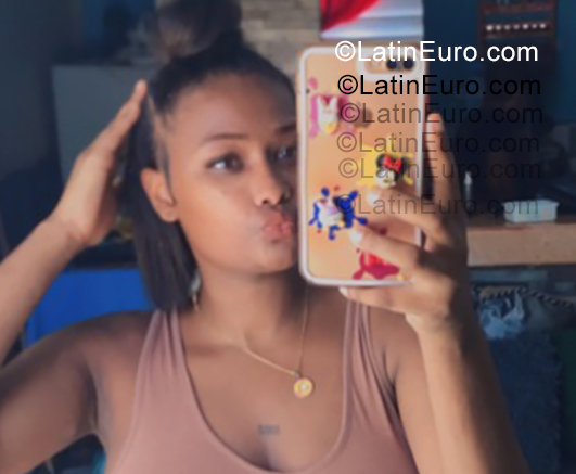 Date this voluptuous Dominican Republic girl Patricia from Bajos De Haina DO55412